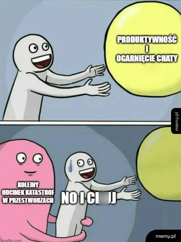 Mężczyzna łapie wielką żółtą kulę, a różowy stworek go odciąga.
