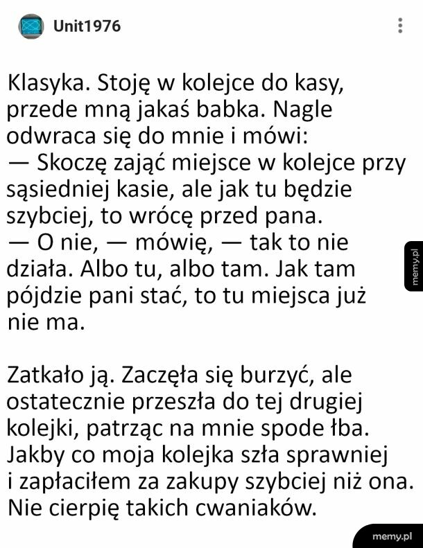 Zrzut ekranu z tekstem opisującym sytuację w kolejce do kasy w sklepie.