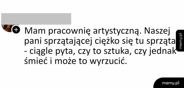 Zrzut ekranu z tekstem o pracowni artystycznej i pani sprzątającej.