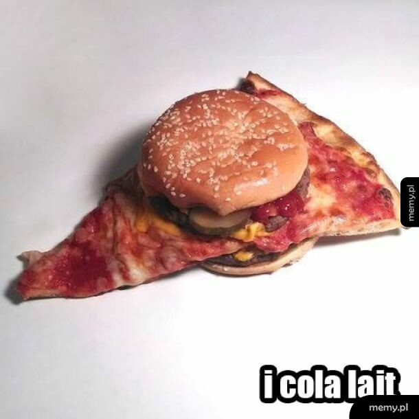 Hamburger leżący na kawałku pizzy na białym tle